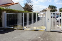 Portail à 2 vantaux barreaudés EXEL, portillon (2)