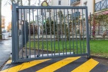 Portail-ouvert-pivot-à-regulation-de-pente